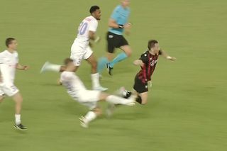 Ce a fost asta?! Florin Tănase, cartonaș ROȘU după o intrare incredibilă: cum a reacționat stadionul