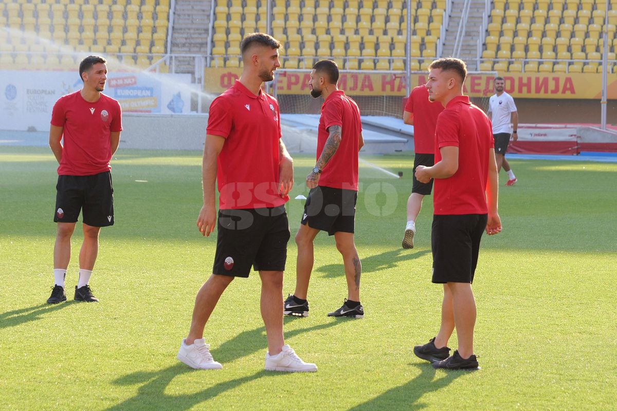 Reacția lui Mihai Stoica când a pășit pe gazonul de la Skopje: „Mamă...”