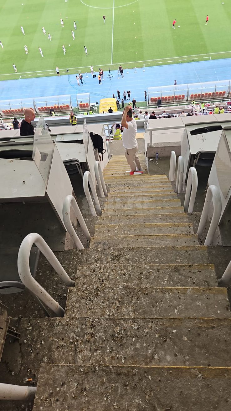 Masa presei pe stadionul „Todor Proeski