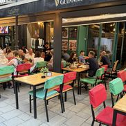 Shkendija – FCSB sau „Insula Iubirii”? Ce au preferat bucureștenii în Centrul Vechi // FOTO: GSP.ro