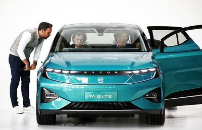 Volkswagen ar putea da o lovitură pe piața auto: vrea să preia o parte din Tesla Motors