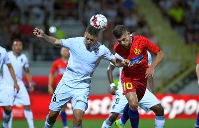 FCSB - GUIMARAES // Ilie Dumitrescu a avut mai mulți remarcați după prima repriză