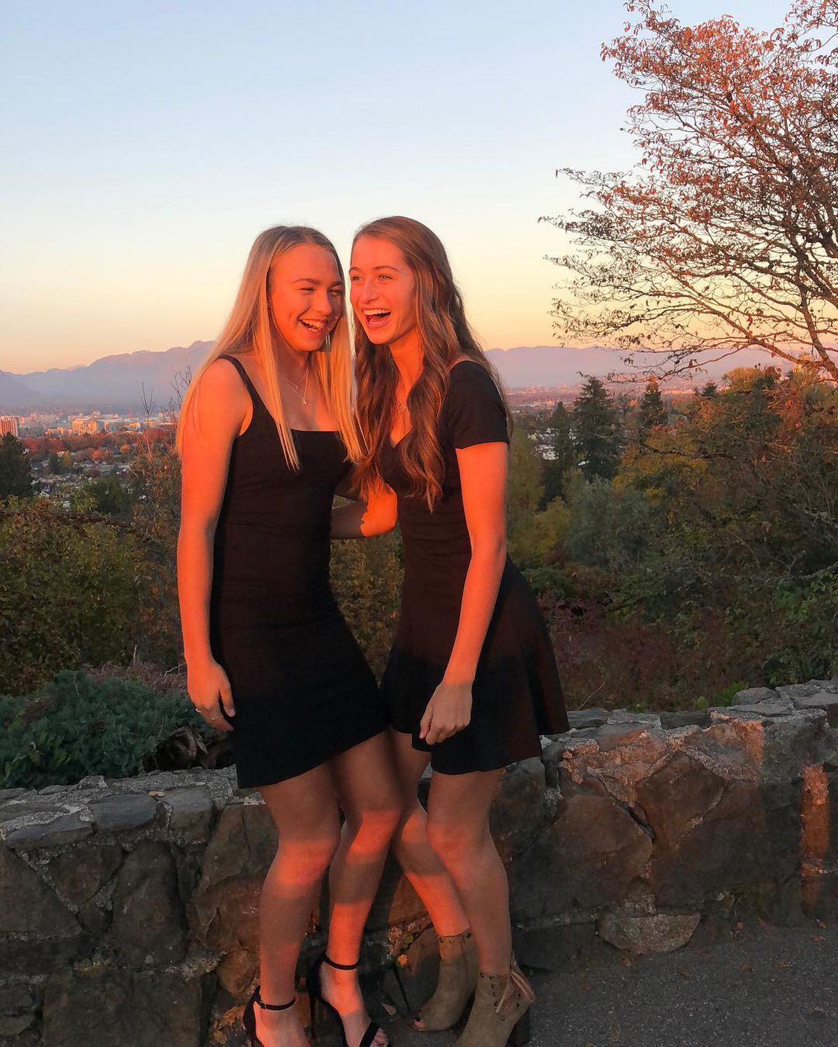 VIDEO&FOTO HOT Farsă inedită! Războiul Bayern - PSG s-a mutat „în pat”: cum l-a atacat Jordyn Huitema, jucătoare la PSG, pe Alphonso Davies, fotbalistul lui Bayern