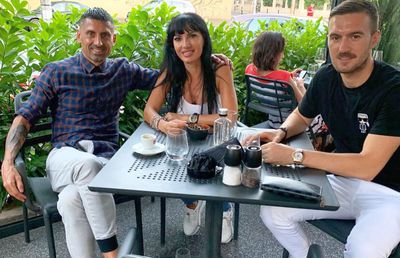 Ionel Dănciulescu a publicat o poză cu soția și cu Marius Alexe » Detaliul remarcat imediat de fani: „Ai postat-o special?” :O