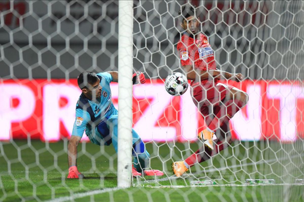 ASTRA - FCSB. Haos înaintea meciului! Antrenorul a spus tot: „N-am lucrat nimic tactic, nimic fizic, am încercat doar să ne adunăm”