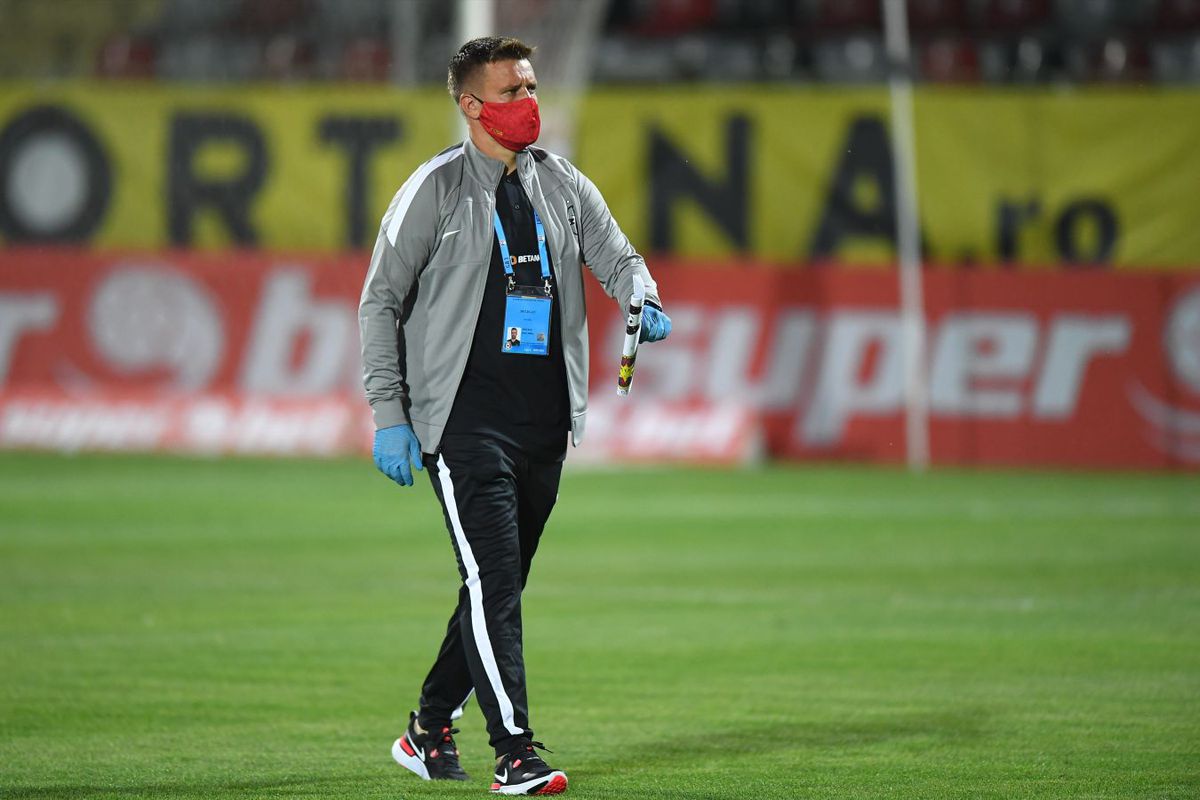 FCSB. Gigi Becali, ironizat de Ilie Dumitrescu: „Poți să-l bagi și pe Moruțan fundaș, și pe al doilea portar”