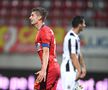 ASTRA - FCSB. Toni Petrea a făcut 3 schimbări la pauză: au intrat 2 debutanți la FCSB