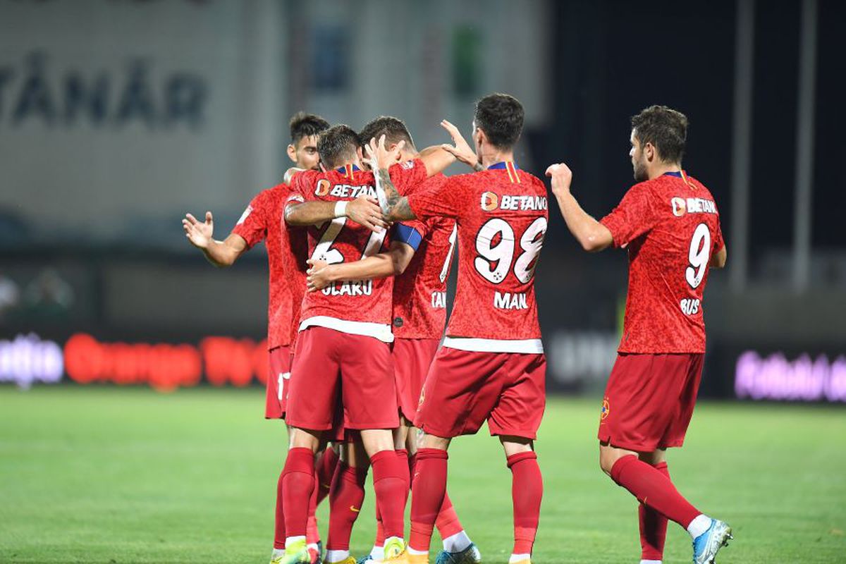 ASTRA - FCSB. Toni Petrea a făcut 3 schimbări la pauză: au intrat 2 debutanți la FCSB