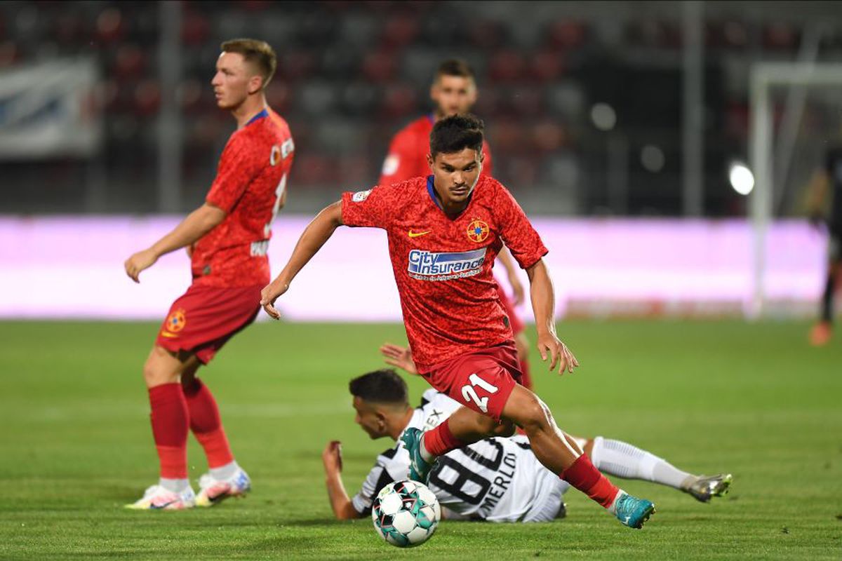 ASTRA - FCSB 0-3. Toni Petrea a explicat de ce l-a schimbat pe Sergiu Buș la pauză: „E un protocol”