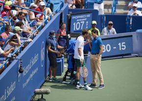 Scene incredibile la Open-ul de la Cincinnati » Daniil Medvedev a luat la șuturi o cameră video: „Scoateți-o de aici!”