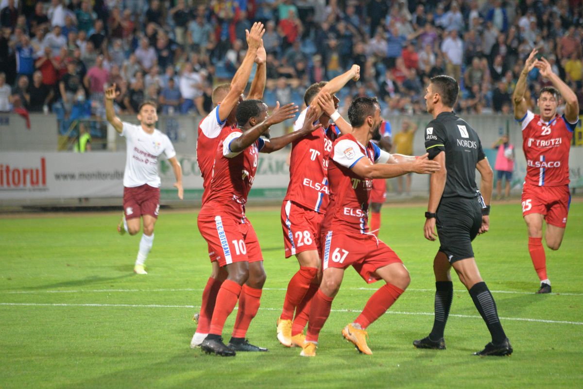 Ce a spus Victor Angelescu despre imaginile cu Mihai Iosif la bustul gol: „Și eu aș ridica chestiunea asta dacă aș fi jurnalist”