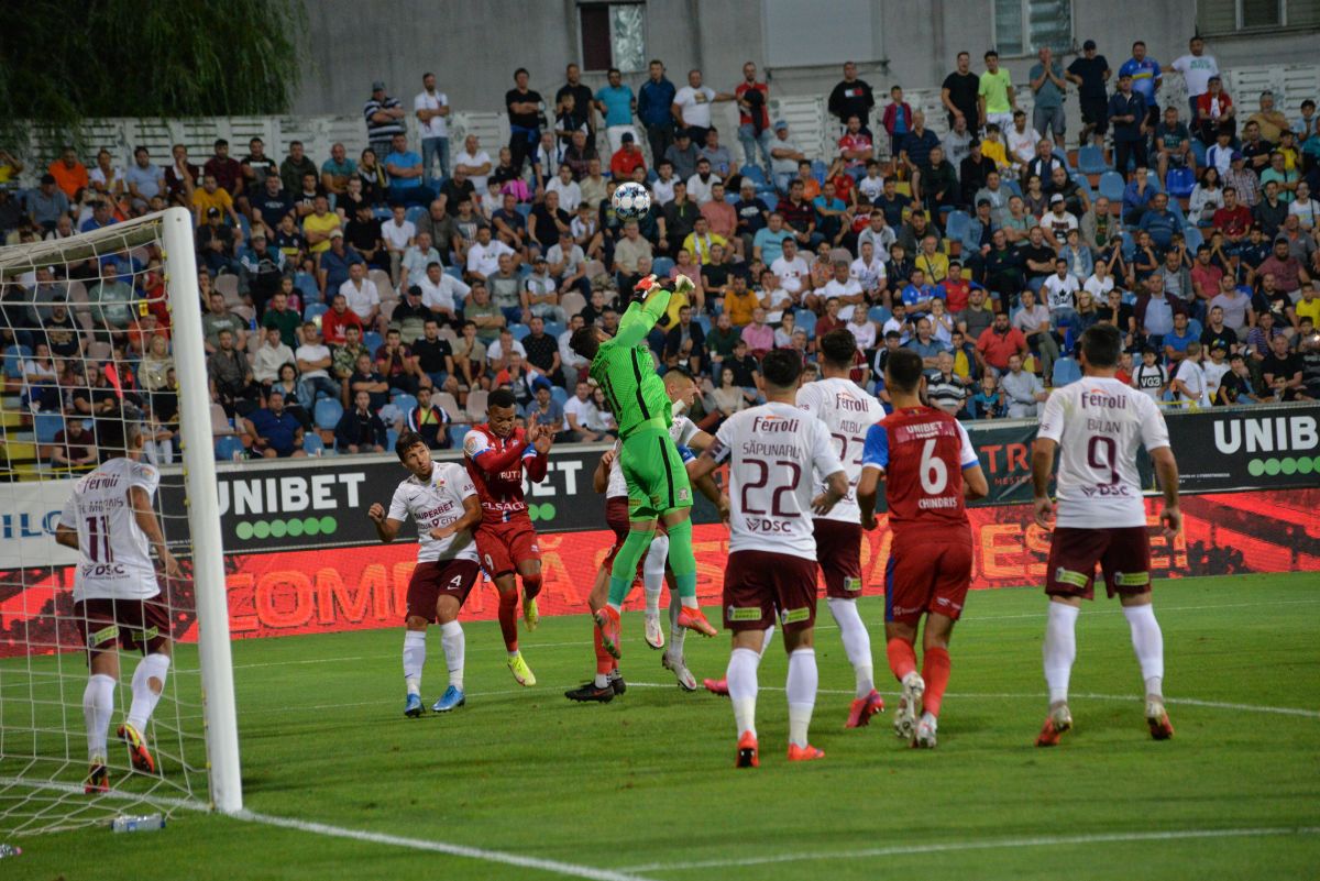 Ce a spus Victor Angelescu despre imaginile cu Mihai Iosif la bustul gol: „Și eu aș ridica chestiunea asta dacă aș fi jurnalist”