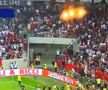 Scene halucinante în Nice - Marseille! Jucătorii oaspeților s-au luat la bătaie cu fanii adverși + Antrenorul, ținut de staff și fotbaliști
https://www.gsp.ro/international/campionate/scene-halucinante-in-nice-marseille-640071.html?utm_medium=intern&utm_source=top-stories&utm_campaign=stories-link