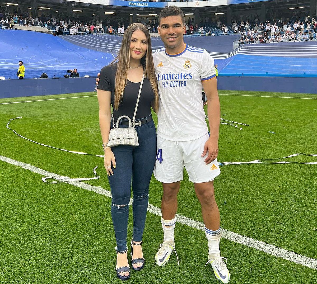 Vedeta de la Manchester United a spus „pas” petrecerii alături de colegi și a plecat în vacanță cu superba lui soție