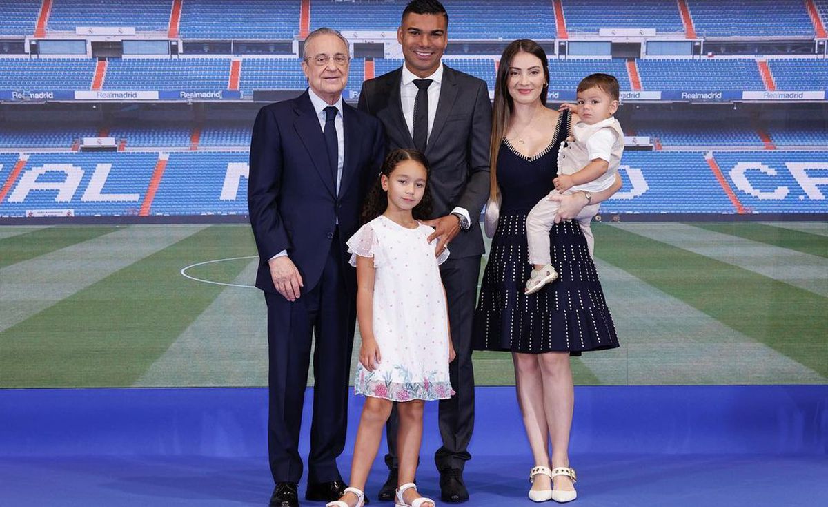 Vedeta de la Manchester United a spus „pas” petrecerii alături de colegi și a plecat în vacanță cu superba lui soție