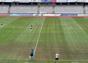Cluj Arena, ca după bombardament! În câteva ore se joacă U Cluj - Sepsi, iar suprafața este ciuruită