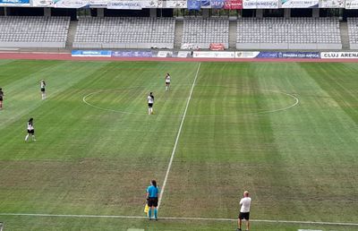 Cluj Arena, ca după bombardament! În câteva ore se joacă U Cluj - Sepsi în Superligă, iar suprafața este ciuruită