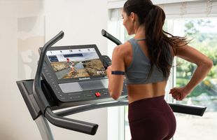 Cele mai bune antrenamente cardio pe aplicația iFiT Fitness