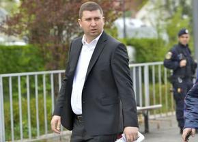 Revoluție la clubul din Superligă » Noul șef a dat deja afară 2 oameni de bază, inclusiv pe fostul antrenor de la FCSB