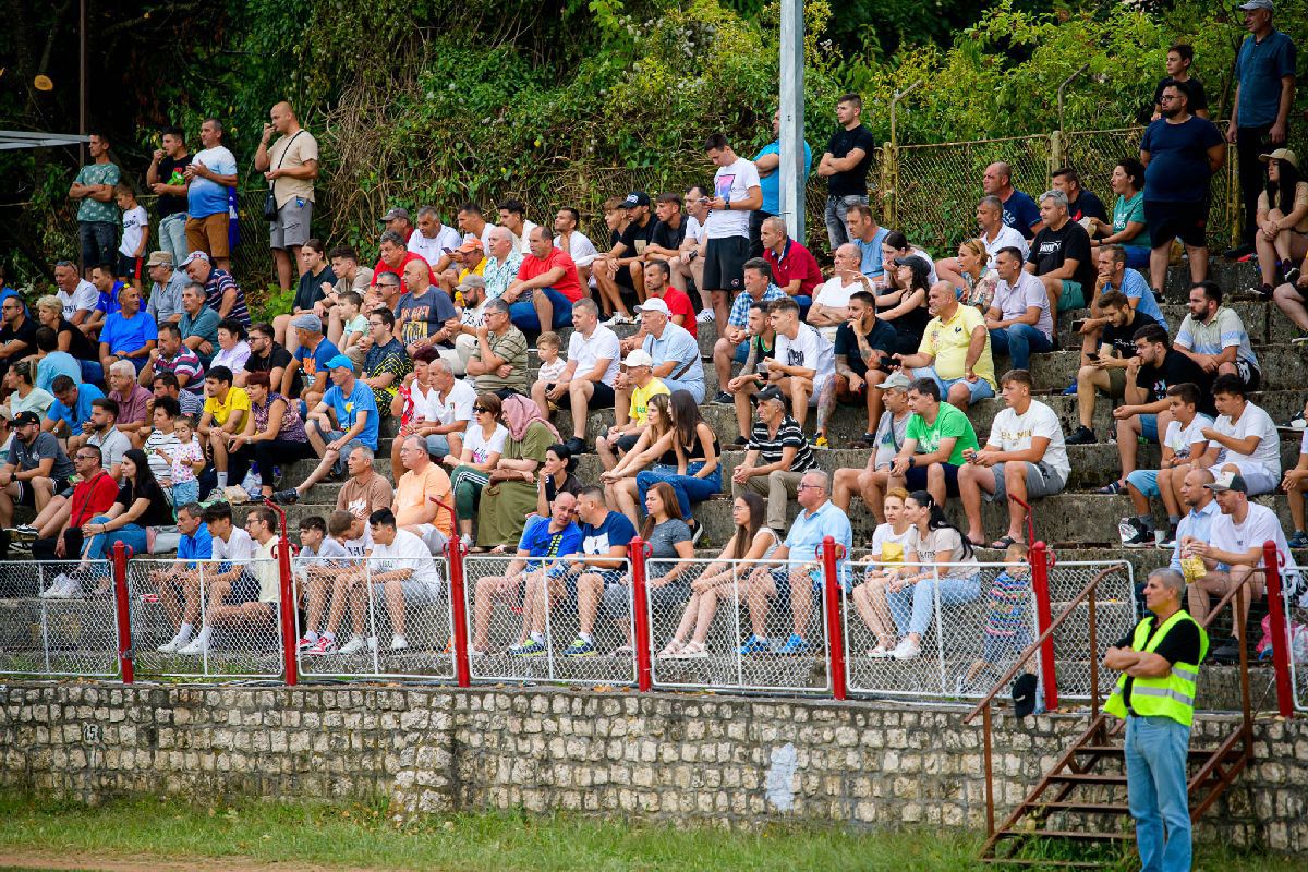 Imagini cu stadionul din Câmpulung (august 2024) » Arena încă nu poate găzdui meciuri din Liga 2, la nici două luni după băile de mulțime făcute de Elena Lasconi