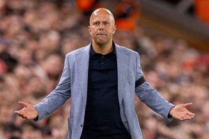 Arne Slot despre achiziția lui Liverpool: „E înalt, rapid, bun, ba chiar și frumos... De-aia am plătit atâția bani!”