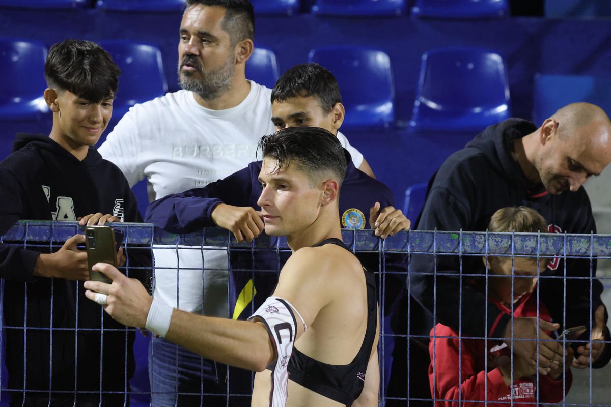 Prezență surpriză la Clinceni: omul care a plecat cu scandal din Giulești s-a îmbrățișat cu Alex Dobre!