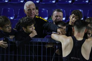 Prezență surpriză la Clinceni: omul care a plecat cu scandal din Giulești s-a îmbrățișat cu Alex Dobre!