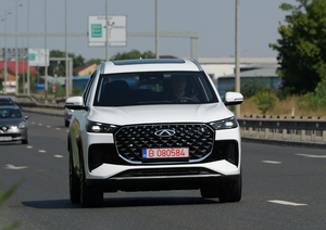 L-am încercat și nu o să crezi ce poate face Chery Tiggo 8 pe șosea! Putere, tehnologie și confort într-un singur SUV