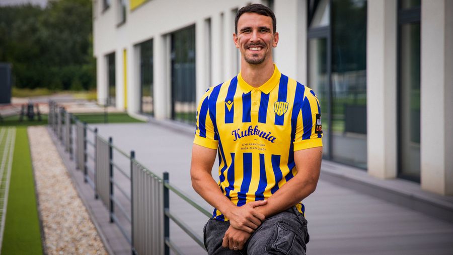 Filip Blazek a plecat de la Rapid și a fost prezentat la noua echipă