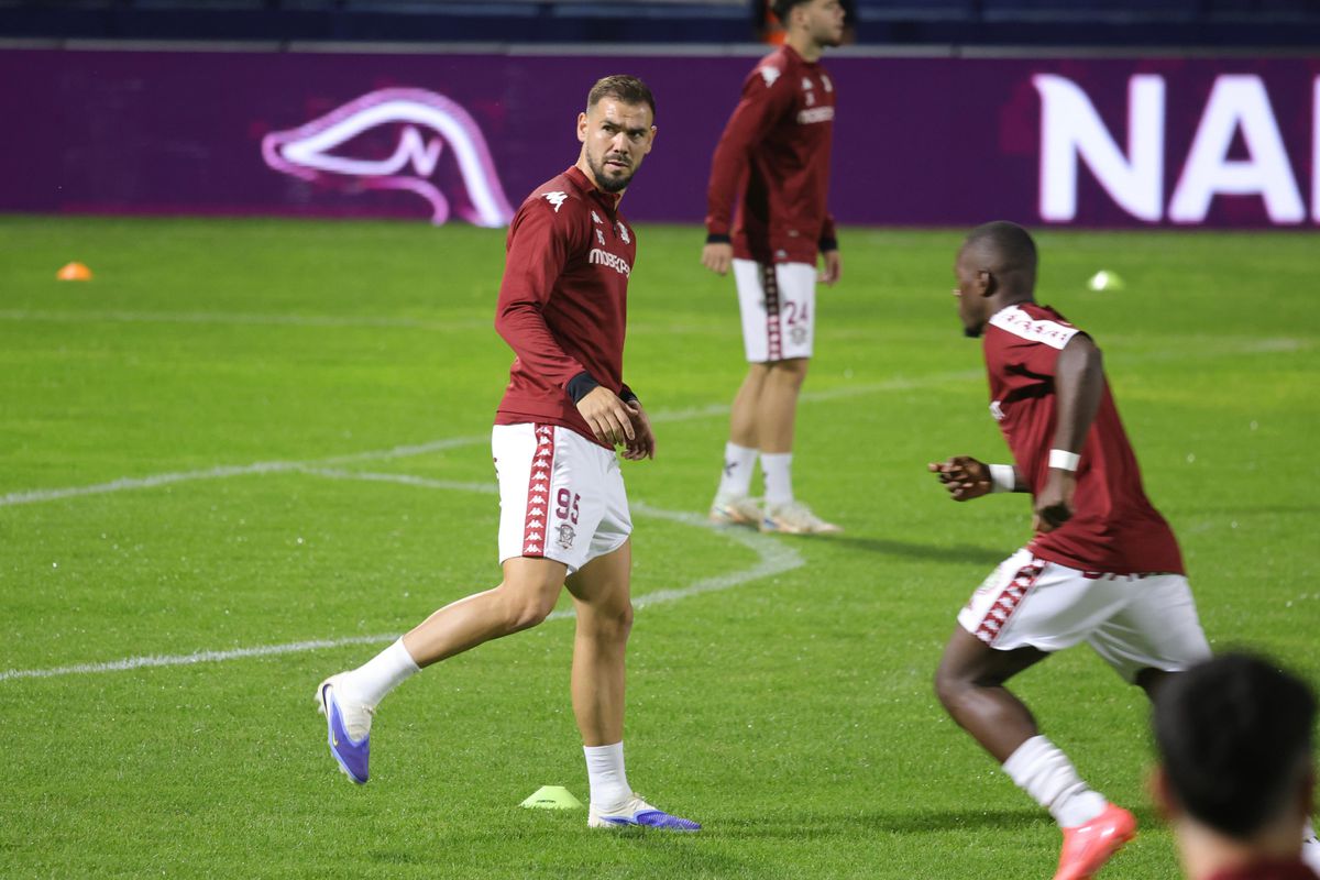 Rapid se impune greu cu Metaloglobus, iar giuleștenii se apropie la un singur punct de Universitatea Craiova