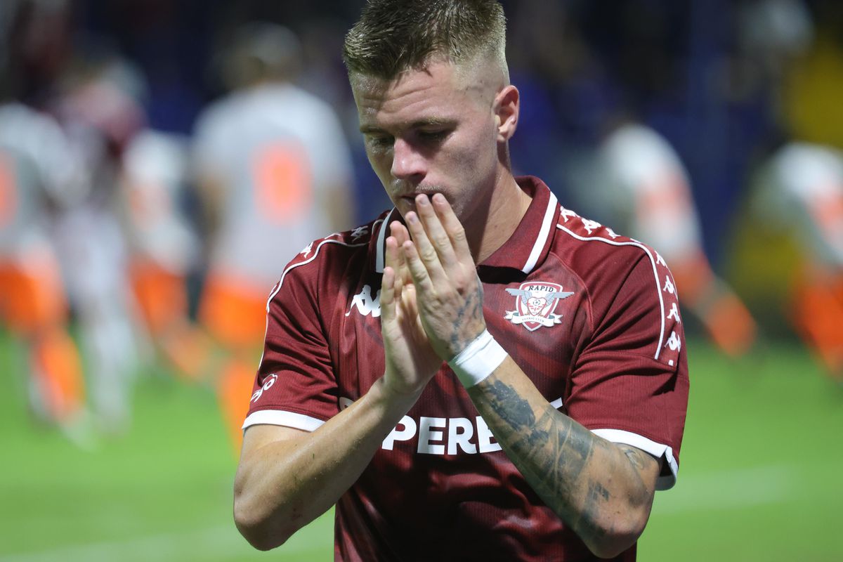 Ruptură la Rapid? Claudiu Petrila a dat mâna cu toți de pe bancă atunci când a fost schimbat, dar l-a evitat pe Costel Gâlcă + Ce s-a întâmplat după fluierul final