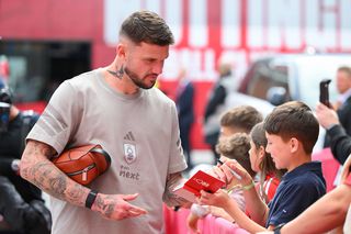 „Mi-a fost greu să las totul în urmă” » Confesiunile brazilianului de la Nottingham: „Asta e cea mai mare și cea mai bună ligă din lume!”