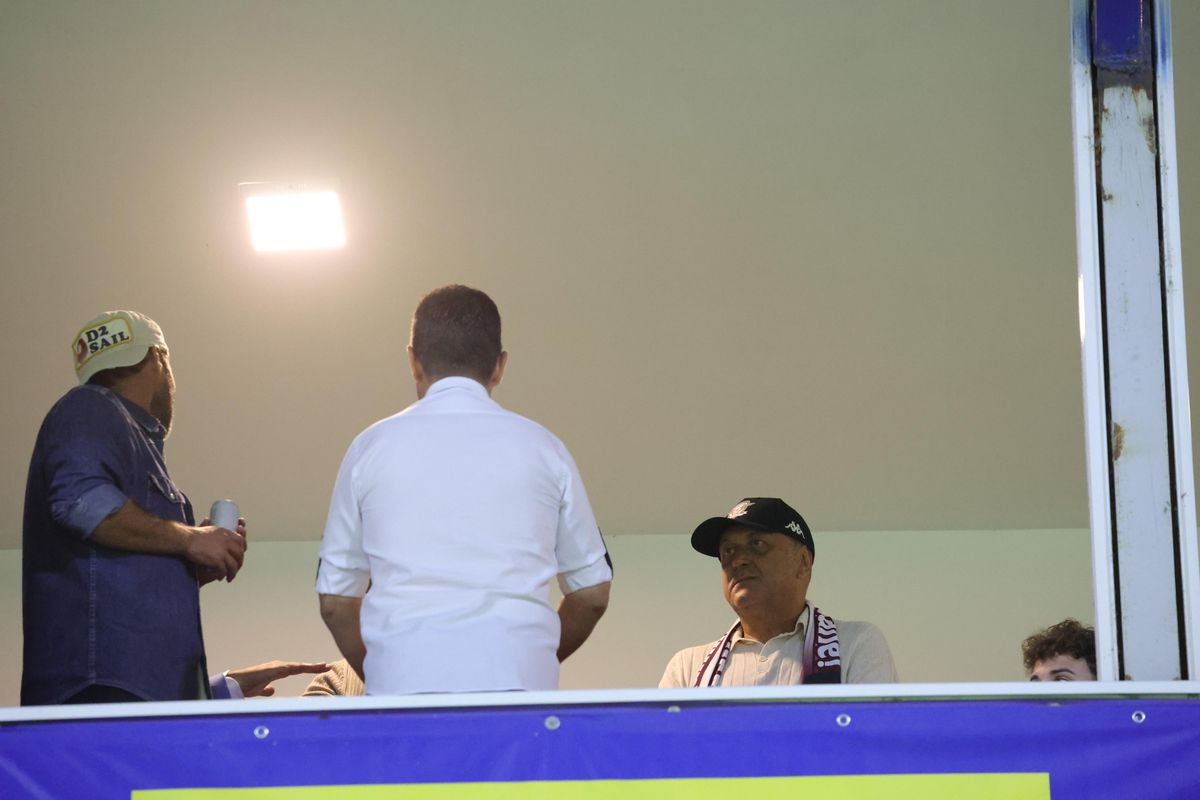 Metaloglobus - Rapid, „ploaie” de personalități la partidă, în frunte cu Dan Șucu