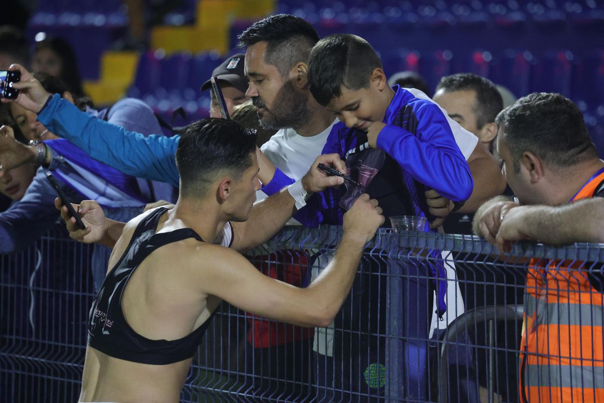 Prezență surpriză la Clinceni: omul care a plecat cu scandal din Giulești s-a îmbrățișat cu Alex Dobre!