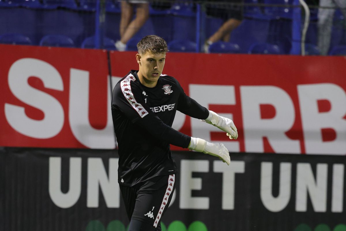 Rapid se impune greu cu Metaloglobus, iar giuleștenii se apropie la un singur punct de Universitatea Craiova