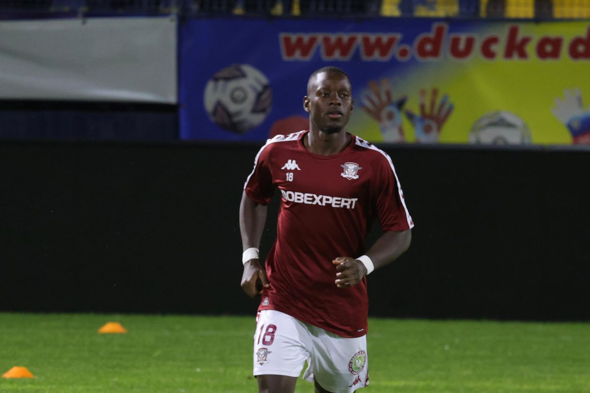 Rapid se impune greu cu Metaloglobus, iar giuleștenii se apropie la un singur punct de Universitatea Craiova