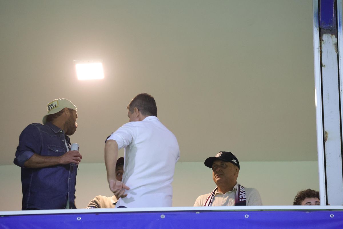 Metaloglobus - Rapid, „ploaie” de personalități la partidă, în frunte cu Dan Șucu