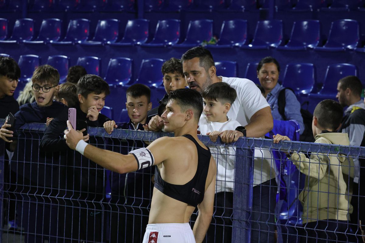 Prezență surpriză la Clinceni: omul care a plecat cu scandal din Giulești s-a îmbrățișat cu Alex Dobre!