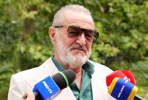 Gigi Becali susține că a fost sunat de impresarul lui Adrian Mazilu
