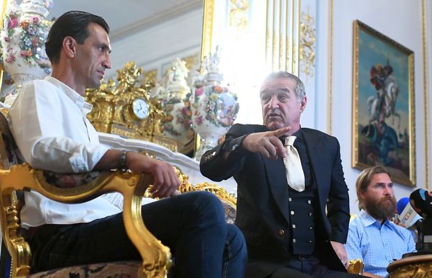 FCSB - CFR CLUJ // Ilie Dumitrescu explică modul în care se implică Gigi Becali la FCSB: „Vintilă antrenează echipa, iar Gigi vine și face asta”