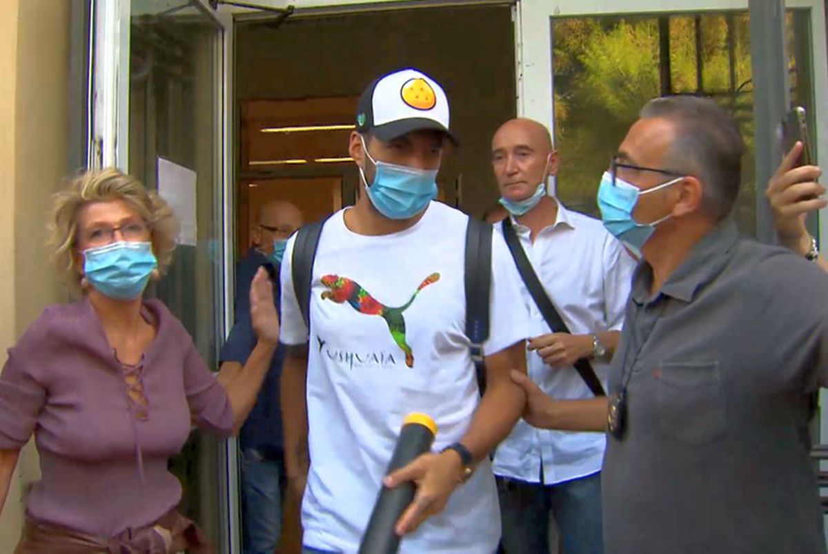 Probe că a trișat! Luis Suarez, anchetat pentru că ar fi știut întrebările și răspunsurile dinainte la examenul de limbă italiană: „Trebuie să treacă”