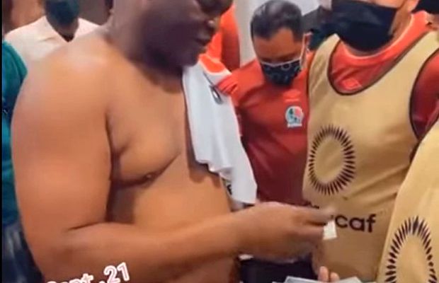 CONCACAF a reacționat după ce vicepreședintele Surinamului a jucat într-un meci oficial! Măsuri dure luate împotriva lui și a cluburilor