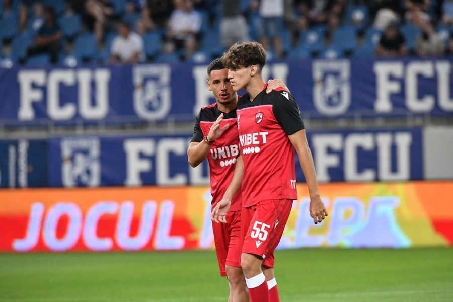 Roberto Diniță, lângă Paul Anton // foto: GSP Dinamovistul care vrea să se lase de fotbal din cauza lui Sorin Colceag: „Stă și suferă prin casă. Își bate joc de el!”