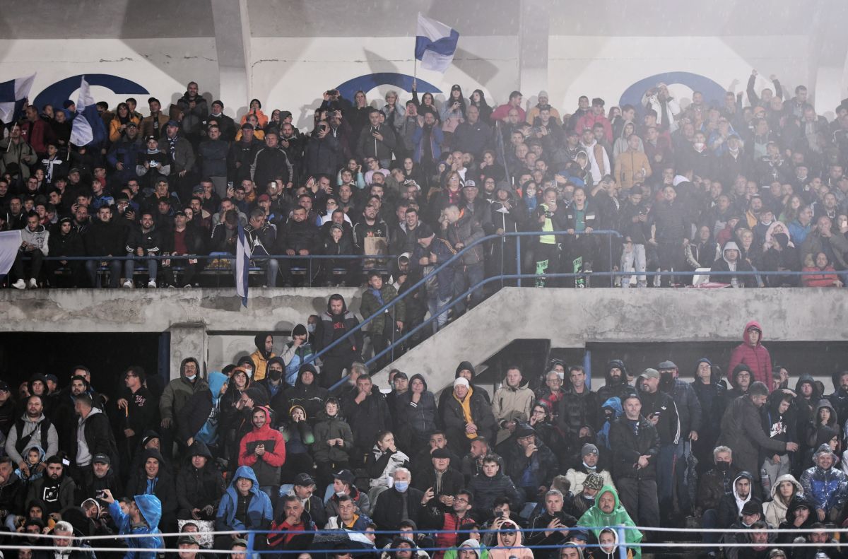 Cornel Dinu râde de doi fotbaliști de la FCSB: „Sunt comici! Și eu, la vârsta mea, îi driblez”