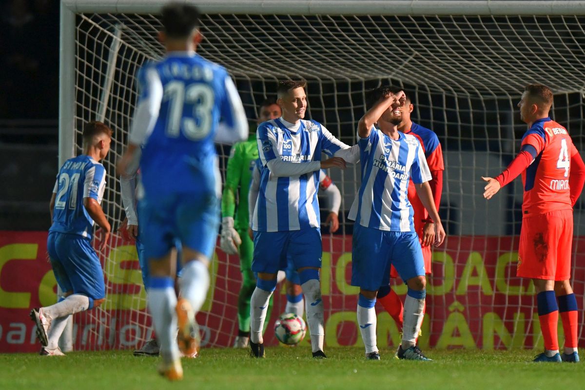 25 de minute EXPLOZIVE la Hunedoara: cum a încasat FCSB 3 goluri în „thriller-ul” din Cupă