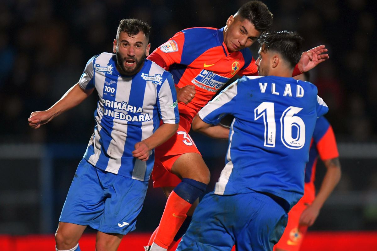 CS Hunedoara - FCSB 3-5. Thriller! Edi Iordănescu, aproape de un dezastru cu „Gașca Nebună” din Hunedoara