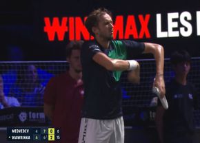 Daniil Medvedev, gesturi grosolane în meciul cu Wawrinka de la ATP Metz