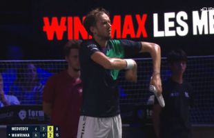 Daniil Medvedev, gesturi grosolane în meciul cu Wawrinka de la ATP Metz