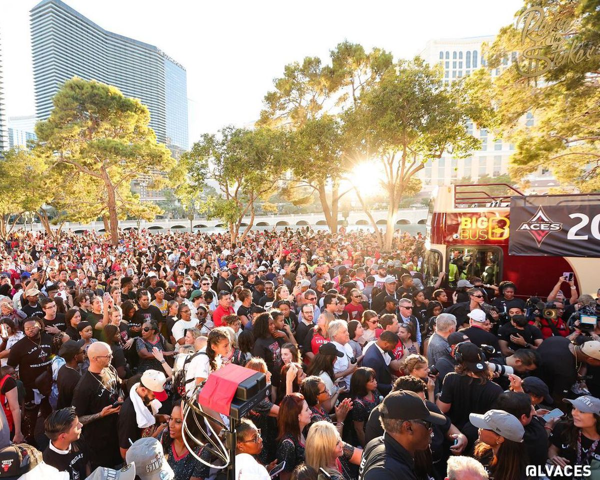 Imagini de senzație din Las Vegas: campioanele WNBA, dezlănțuite la parada titlului