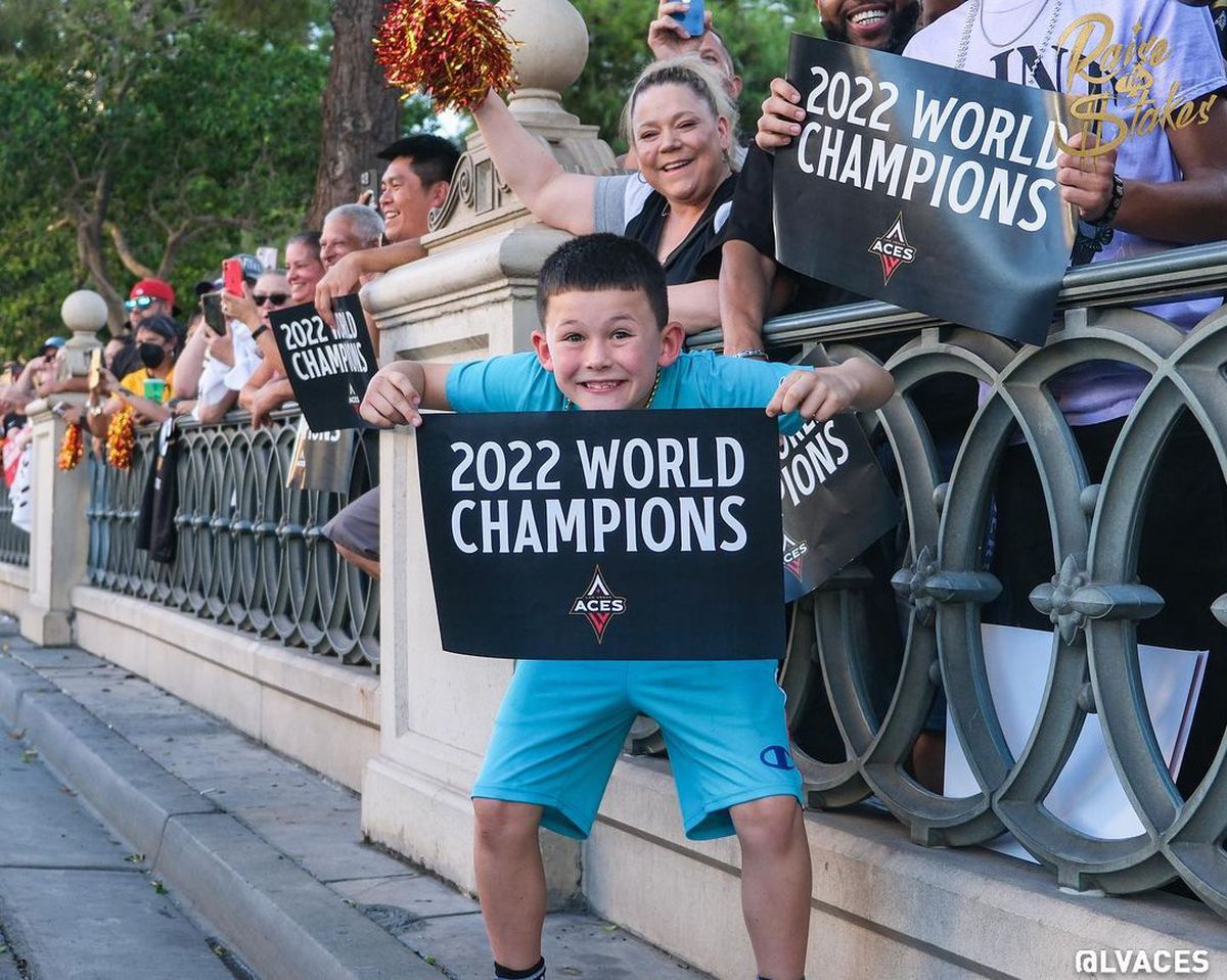 Imagini de senzație din Las Vegas: campioanele WNBA, dezlănțuite la parada titlului